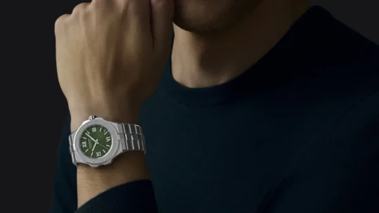 Chopard Alpine Eagle 41 Verde Pino en la muñeca, en acero Lucent Steel