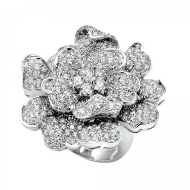 18K White Gold Flower Ring & Flora Leo Pizzo Diamonds