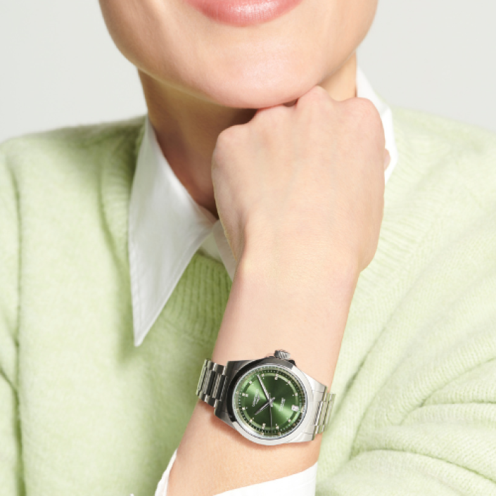 Longines Conquest Automatic 34 mm amb Esfera Sunray Green amb Diamants i Braçalet d’Acer