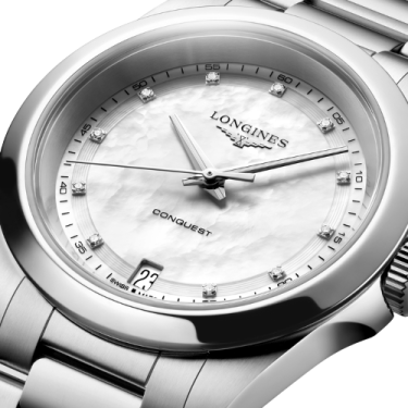 Longines Conquest de Quars 34 mm amb Esfera de Nacre i Diamants i Braçalet d'Acer Inoxidable