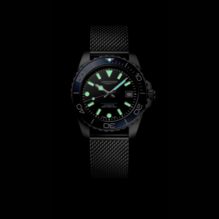 Longines HydroConquest Automatic 39 mm con Esfera Negra Lacada y Brazalete de Acero Inoxidable