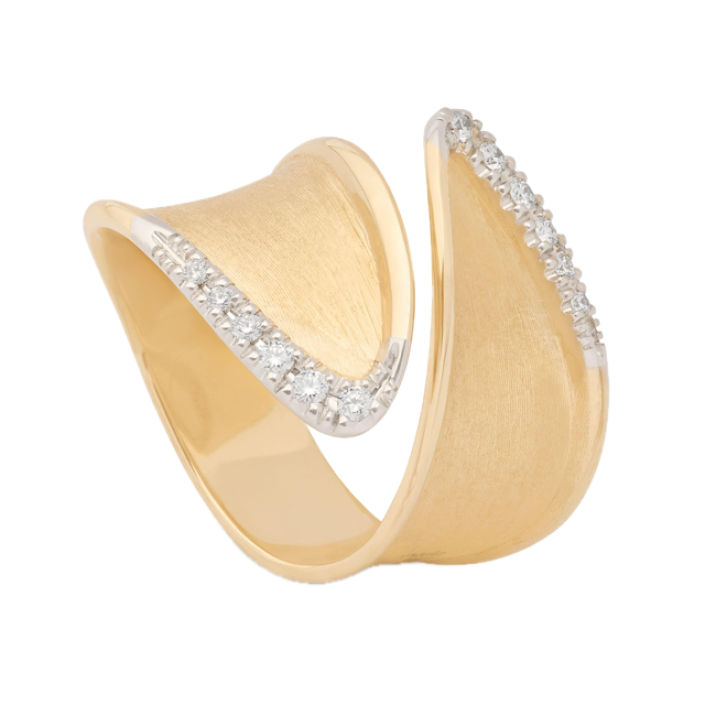 Anell ample d’or groc de 18 qt amb pavé de diamants, de la col·lecció LUNARIA TWIST