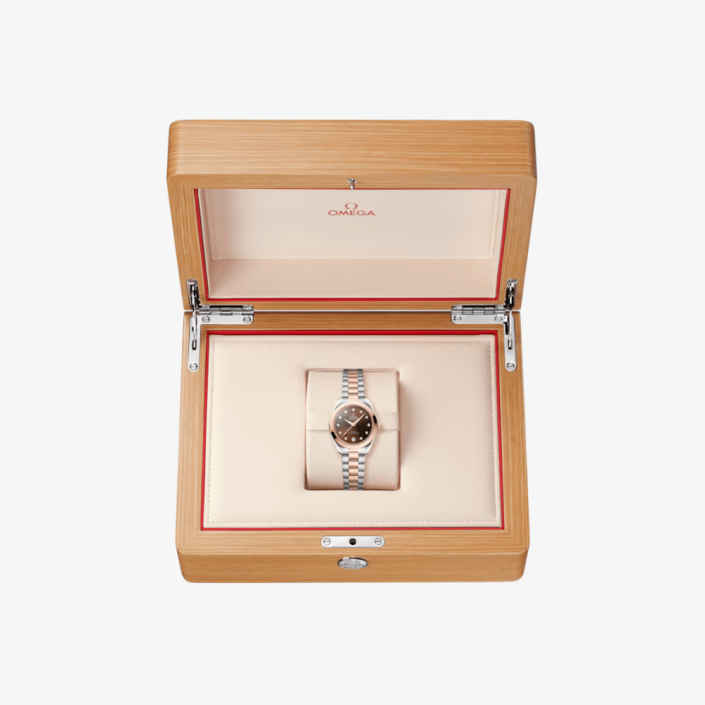 Reloj Seamaster Aqua Tierra 150M oro Sedna™ y diamantes 30mm Omega