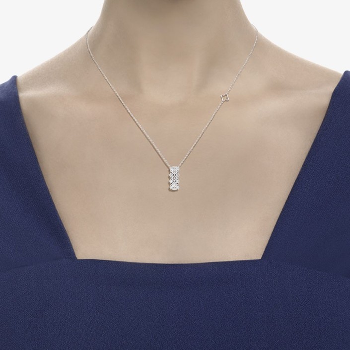 Recarlo Anniversary Love necklace in white gold with diamonds