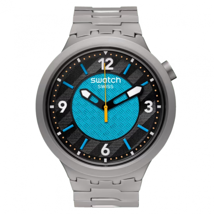 Swatch FROSTBLOOM: rellotge extragrand, esfera negra i blava amb índexs i números fosforescents en 3D.