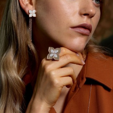 Boucles d'oreilles longues en or 18 carats & diamants nacre Princess Flower Roberto Coin