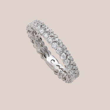 Alianza de diamantes en oro blanco