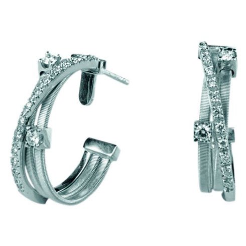 Discover the Goa blind frame diamond earrings